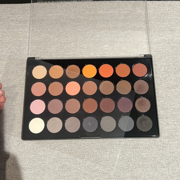 NEW bh cosmetics 28 eyeshadow neutral palette - Picture 3 of 8